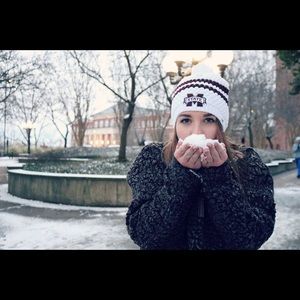 Meet your Posher, Alexis